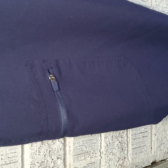 Like new Figs Yola navy scrub bottoms - Picture 2 of 9